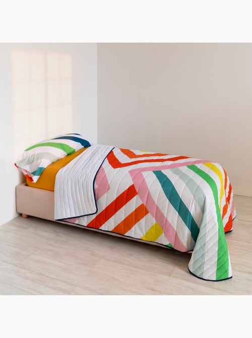 Colcha Happy stripes "Happyfriday" - Kiabi Colcha Happy stripes "Happyfriday" - Kiabi