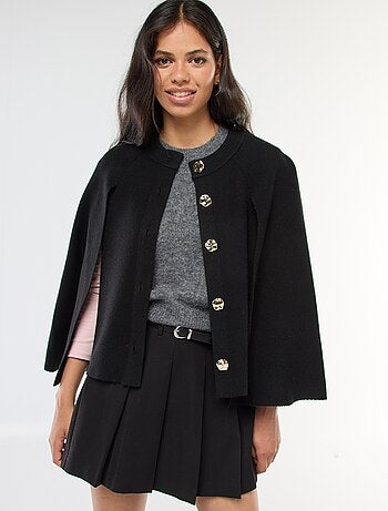 Colete capa com botões dourados