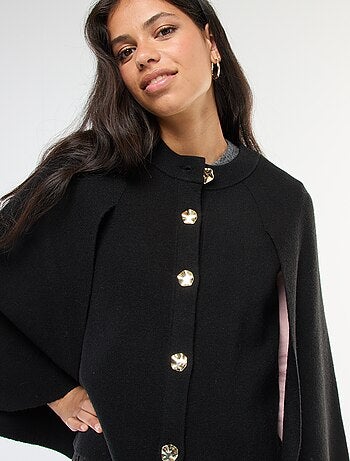 Colete capa com botões dourados