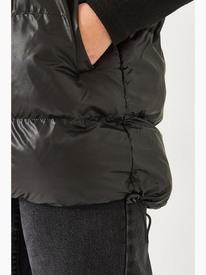 Colete com fecho e bolso duplo lucci Preto - Kiabi