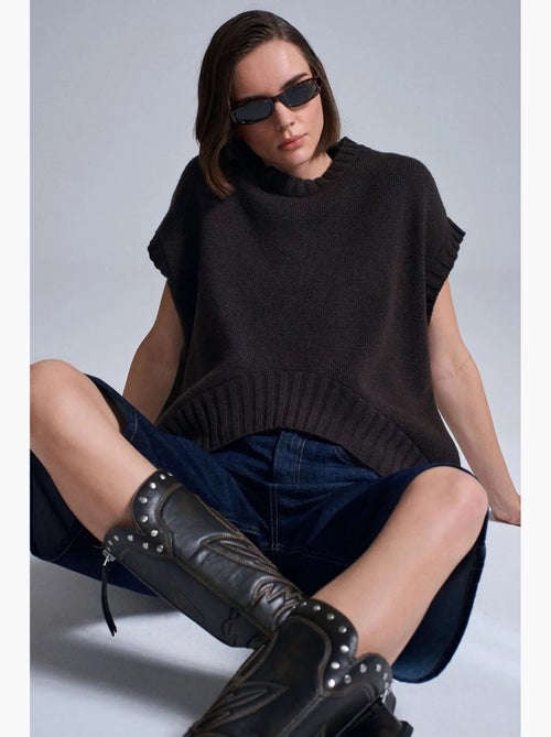 Colete de camisola de malha canelada oversized dilvin - Kiabi Colete de camisola de malha canelada oversized dilvin - Kiabi