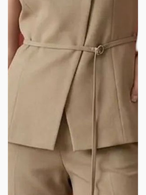 Colete de crepe com cinto my fashion - Kiabi Colete de crepe com cinto my fashion - Kiabi