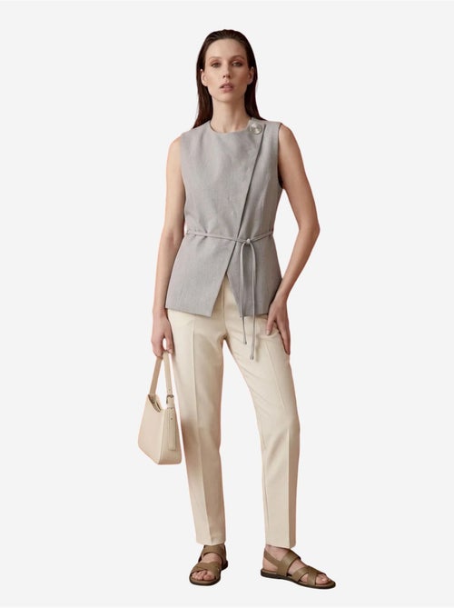 Colete de crepe com cinto my fashion - Kiabi Colete de crepe com cinto my fashion - Kiabi