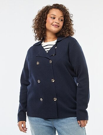 Colete em malha grossa com abotoadura dupla