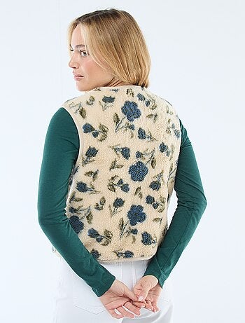 Colete em sherpa sem mangas