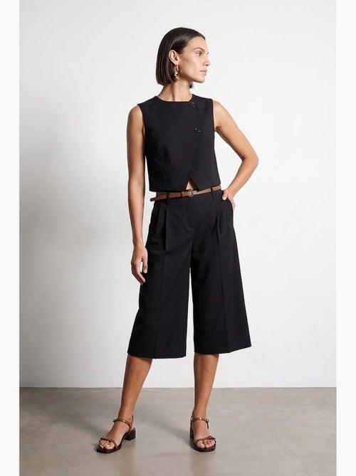 Colete feminino de crepe tecido dilvin - Kiabi Colete feminino de crepe tecido dilvin - Kiabi