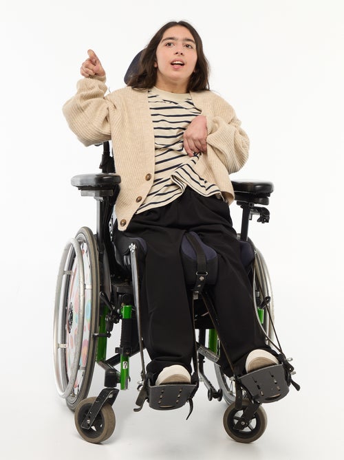 Colete quente com botões magnéticos - Fácil de Vestir - Kiabi Colete quente com botões magnéticos - Fácil de Vestir - Kiabi