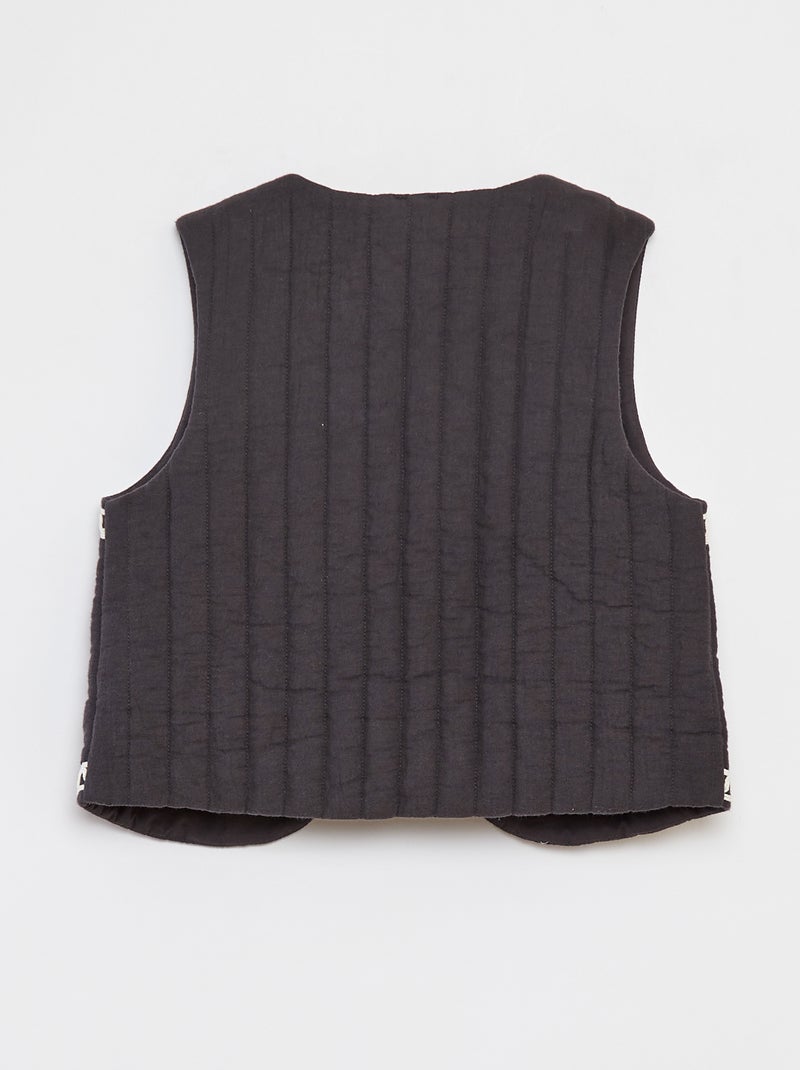 Colete sem mangas bordado PRETO - Kiabi