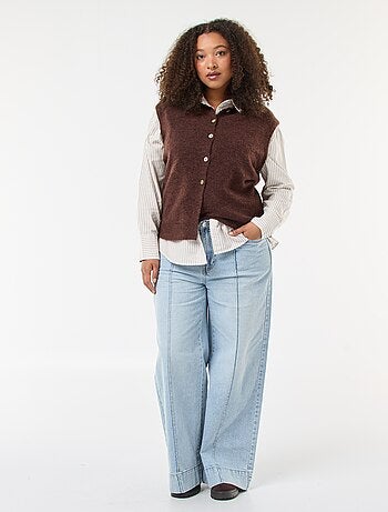 Colete sem mangas com botões