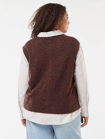 Colete sem mangas com botões