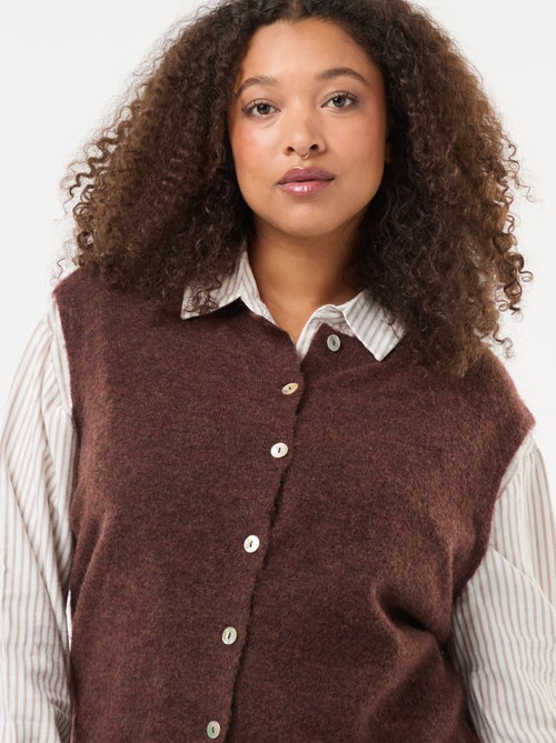 Colete sem mangas com botões - Kiabi