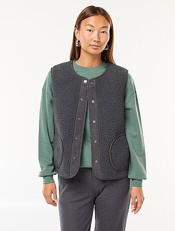 Colete sem mangas efeito lã de ovelha