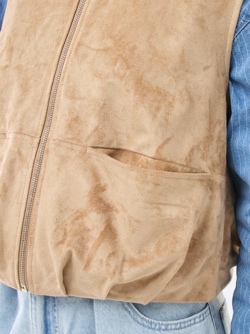 Colete sem mangas em camurça - Kiabi