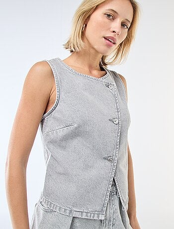 Colete sem mangas em ganga