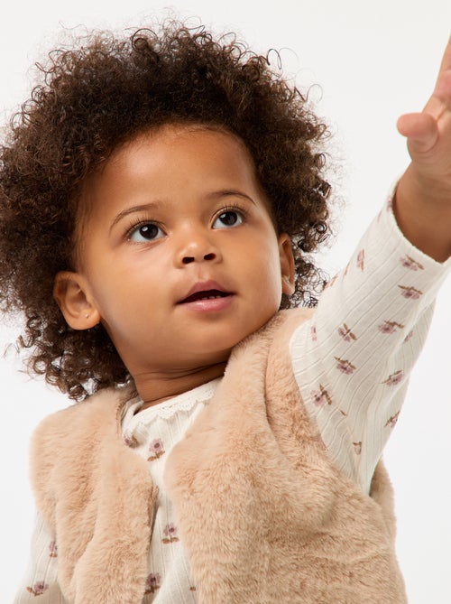 Colete sem mangas em imitação de pelo - Kiabi