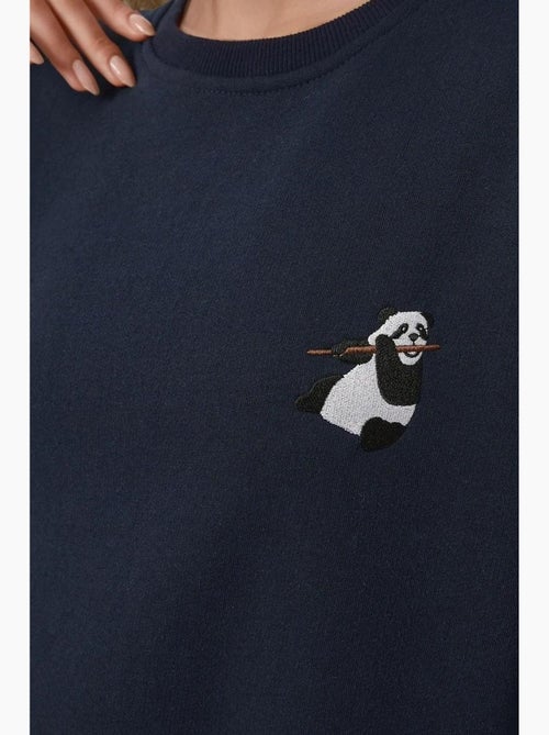 Comfort sweatshirt de gola redonda com padrão animal bordado em relevo hiccup - Kiabi Comfort sweatshirt de gola redonda com padrão animal bordado em relevo hiccup - Kiabi