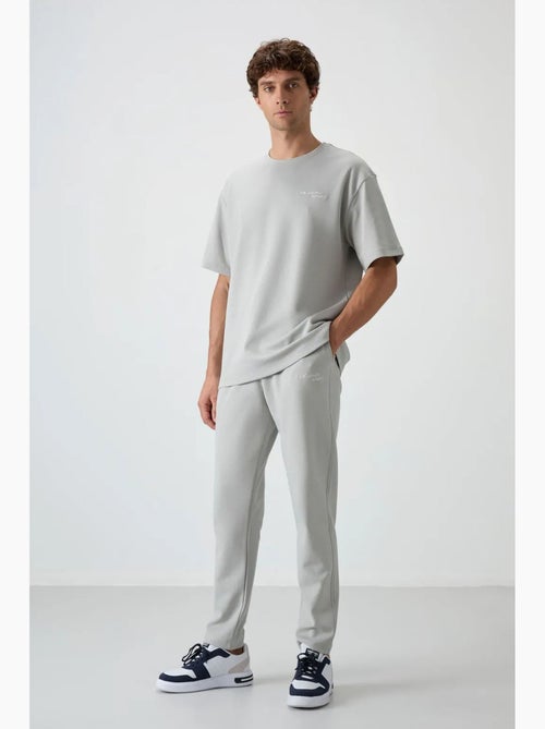 Conjunto active oversize em algodão e poliéster para homem tommy - Kiabi Conjunto active oversize em algodão e poliéster para homem tommy - Kiabi