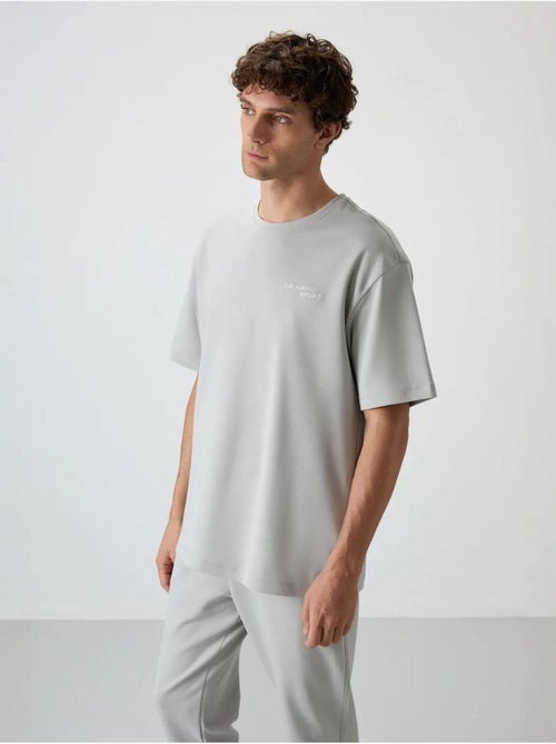 Conjunto active oversize em algodão e poliéster para homem tommy - Kiabi Conjunto active oversize em algodão e poliéster para homem tommy - Kiabi