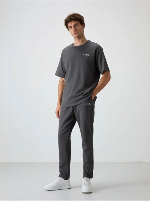 Conjunto active oversize em algodão e poliéster para homem tommy - Kiabi Conjunto active oversize em algodão e poliéster para homem tommy - Kiabi