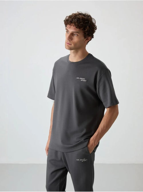 Conjunto active oversize em algodão e poliéster para homem tommy - Kiabi Conjunto active oversize em algodão e poliéster para homem tommy - Kiabi