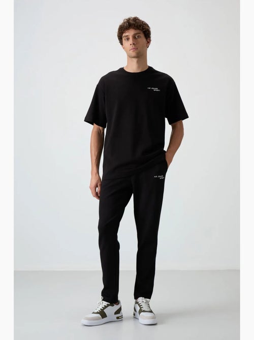 Conjunto active oversize em algodão e poliéster para homem tommy - Kiabi Conjunto active oversize em algodão e poliéster para homem tommy - Kiabi
