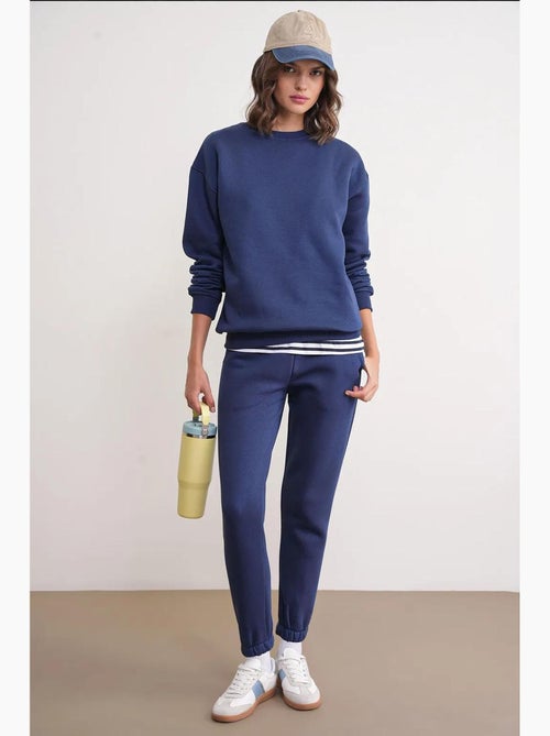 Conjunto básico de duas peças de sweatshirt e jogger mixray - Kiabi Conjunto básico de duas peças de sweatshirt e jogger mixray - Kiabi