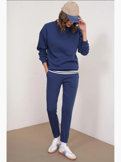 Conjunto básico de duas peças de sweatshirt e jogger mixray - Kiabi Conjunto básico de duas peças de sweatshirt e jogger mixray - Kiabi
