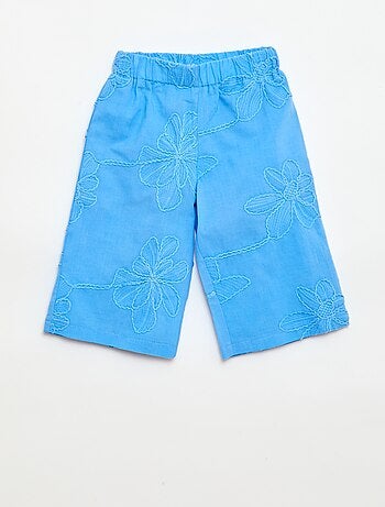 Conjunto blusa + calças com bordados - 2 peças