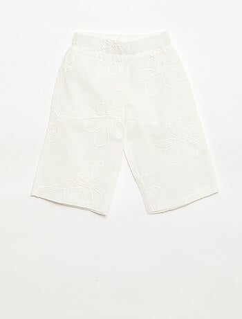 Conjunto blusa + calças com bordados - 2 peças