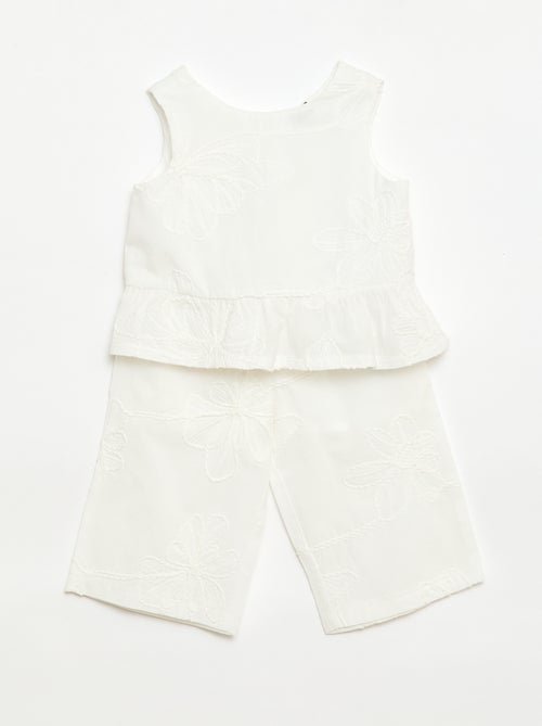 Conjunto blusa + calças com bordados - 2 peças - Kiabi