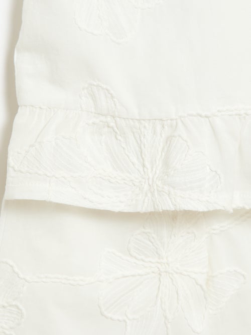 Conjunto blusa + calças com bordados - 2 peças - Kiabi