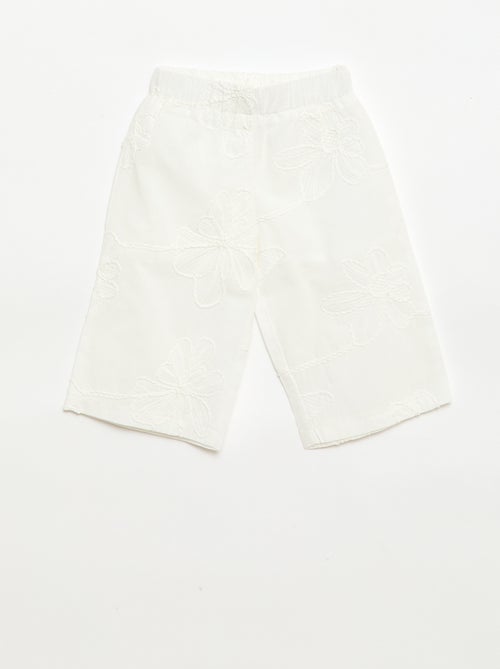 Conjunto blusa + calças com bordados - 2 peças - Kiabi