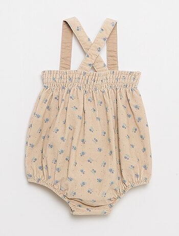Conjunto calções com alças + t-shirt + collants - 3 peças