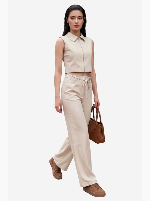Conjunto co-ord de duas peças com colete sem mangas com fecho e calças de perna larga my fashion - Kiabi Conjunto co-ord de duas peças com colete sem mangas com fecho e calças de perna larga my fashion - Kiabi