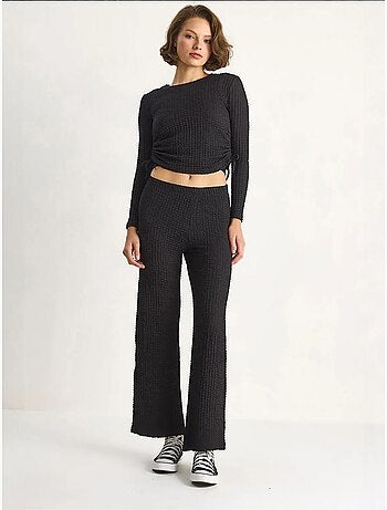 Conjunto co-ord de duas peças justo com calças à boca de sino lucci