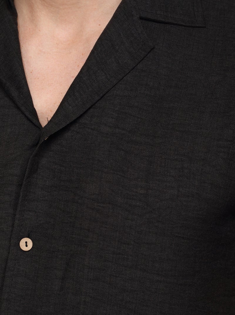 Conjunto composto por camisa e calções lisos com textura - Frilivin Preto - Kiabi