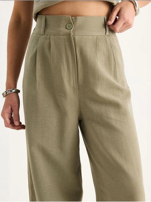 Conjunto coord de duas peças com colete de decote em v e calças de perna larga lucci - Kiabi Conjunto coord de duas peças com colete de decote em v e calças de perna larga lucci - Kiabi