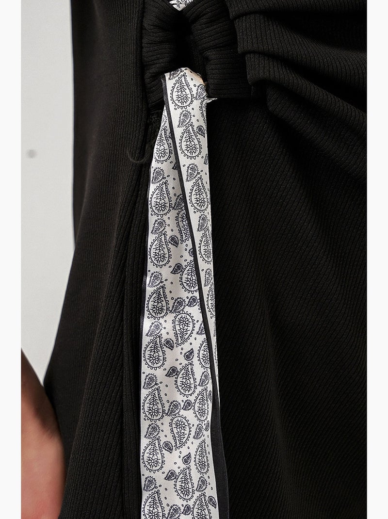 Conjunto coordenado canelado com decote redondo e detalhe de atilho com calças de perna larga bdart Preto - Kiabi