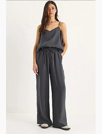 Conjunto coordenado com camisola sem mangas e calças de perna larga lucci