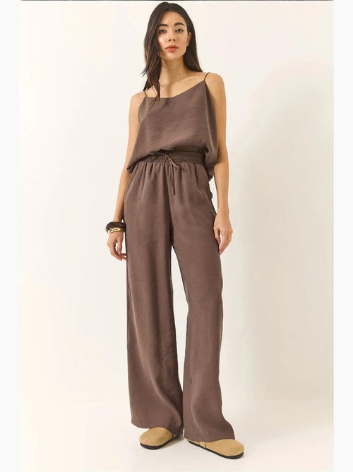 Conjunto coordenado com camisola sem mangas e calças de perna larga lucci - Kiabi Conjunto coordenado com camisola sem mangas e calças de perna larga lucci - Kiabi