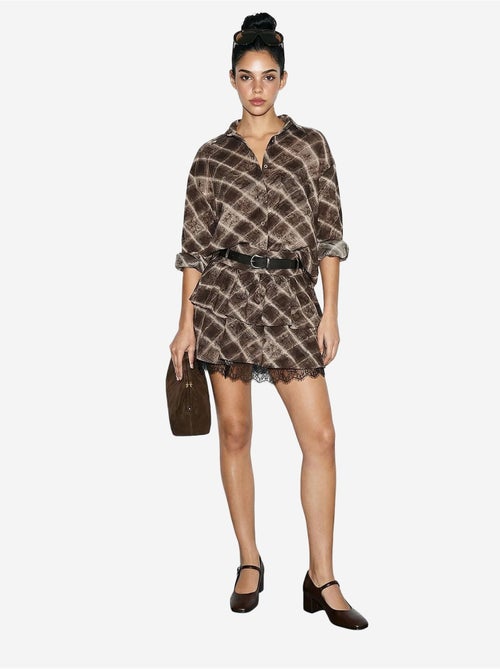 Conjunto coordenado de camisa oversized aos quadrados e saia lucci - Kiabi Conjunto coordenado de camisa oversized aos quadrados e saia lucci - Kiabi