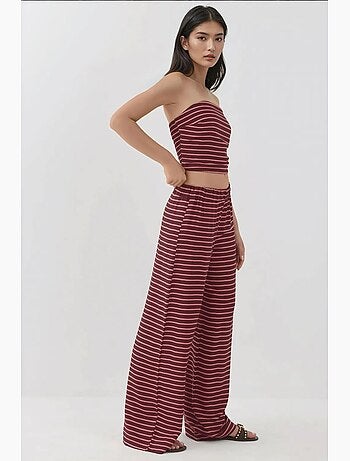 Conjunto coordenado de duas peças com top às riscas sem alças e calças hiccup