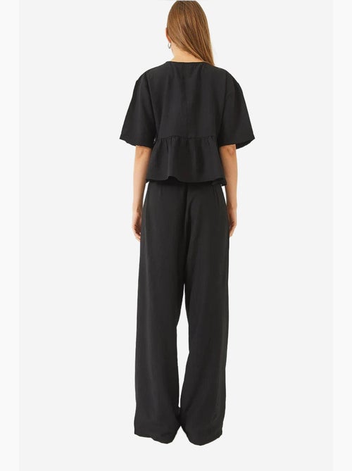 Conjunto coordenado de duas peças texturizado com detalhe de folhos lucci - Kiabi Conjunto coordenado de duas peças texturizado com detalhe de folhos lucci - Kiabi