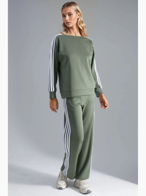 Conjunto coordenado de sweatshirt às riscas com gola redonda e calças de perna reta hiccup - Kiabi Conjunto coordenado de sweatshirt às riscas com gola redonda e calças de perna reta hiccup - Kiabi