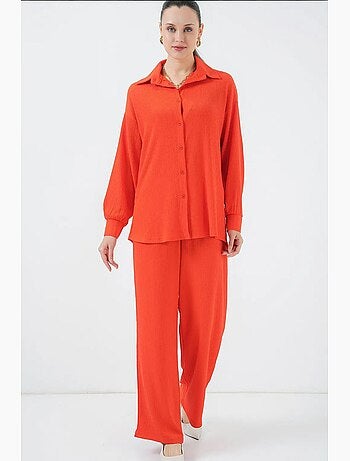 Conjunto coordenado em malha texturizada com camisa de malha de manga comprida e calças bdart