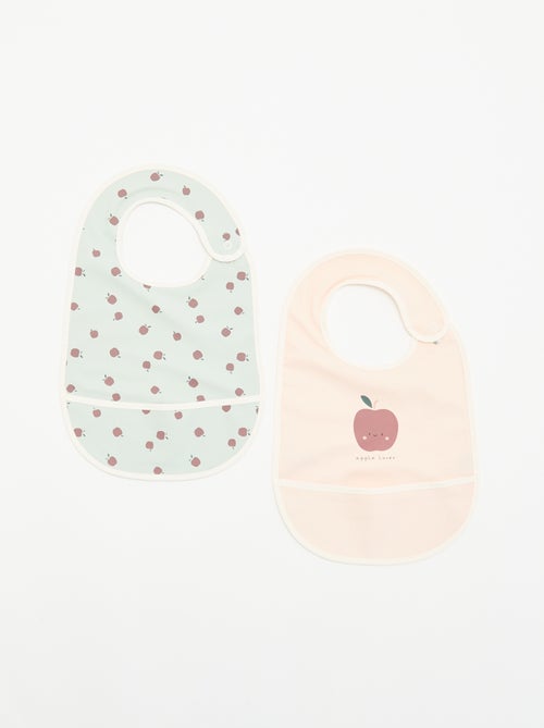 Conjunto de 2 babetes impermeáveis com estampado - Kiabi Conjunto de 2 babetes impermeáveis com estampado - Kiabi