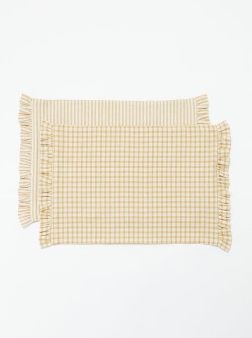 Conjunto de 2 individuais de mesa (32x45 cm) com folhos - Kiabi