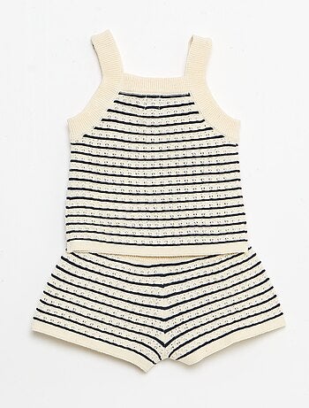 Conjunto de 2 peças: calções + t-shirt em croché