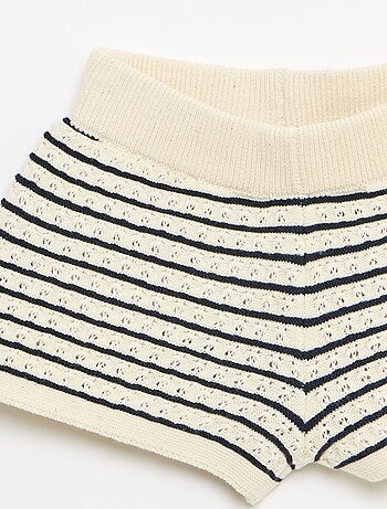 Conjunto de 2 peças: calções + t-shirt em croché