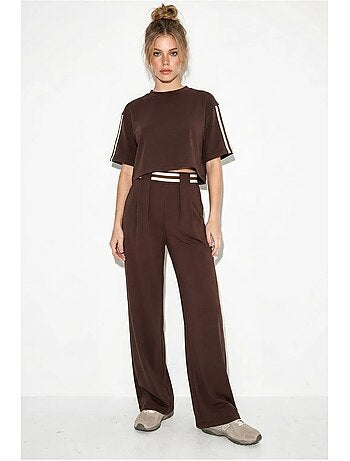 Conjunto de 2 peças com t-shirt de gola redonda e calças de perna larga lucci